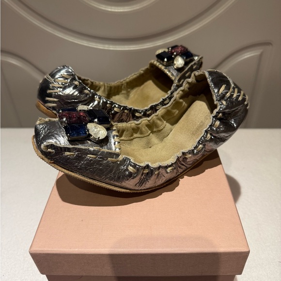Miu Miu Elegant Women's Embellished Flats - Picture 2 of 5